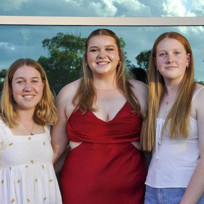 Schmidt Girls